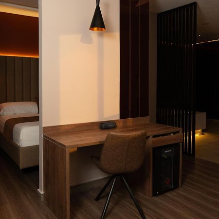 בארנקווילה Hotel Byhours Circunvalar - Adults Only מראה חיצוני תמונה