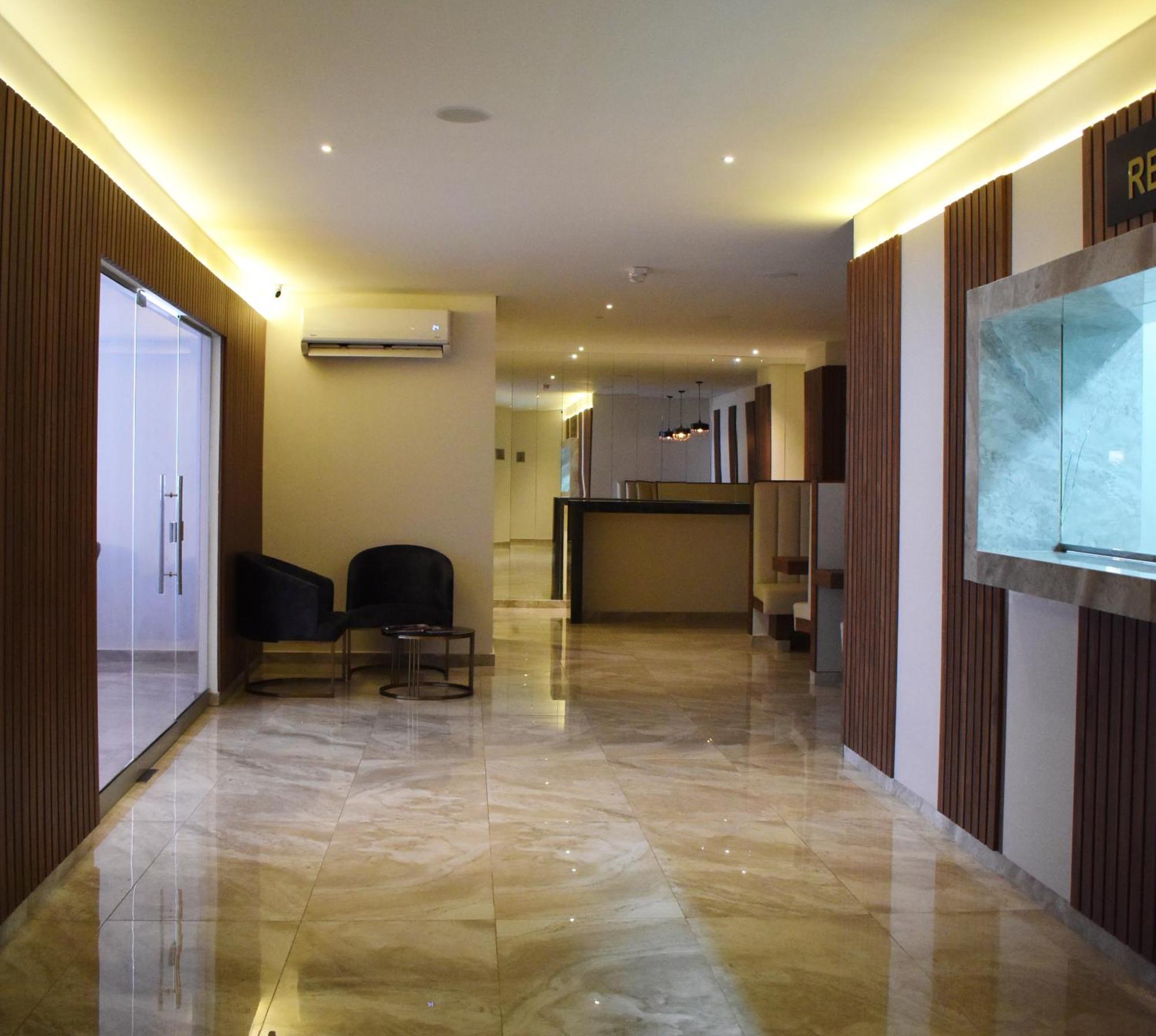 בארנקווילה Hotel Byhours Circunvalar - Adults Only מראה חיצוני תמונה