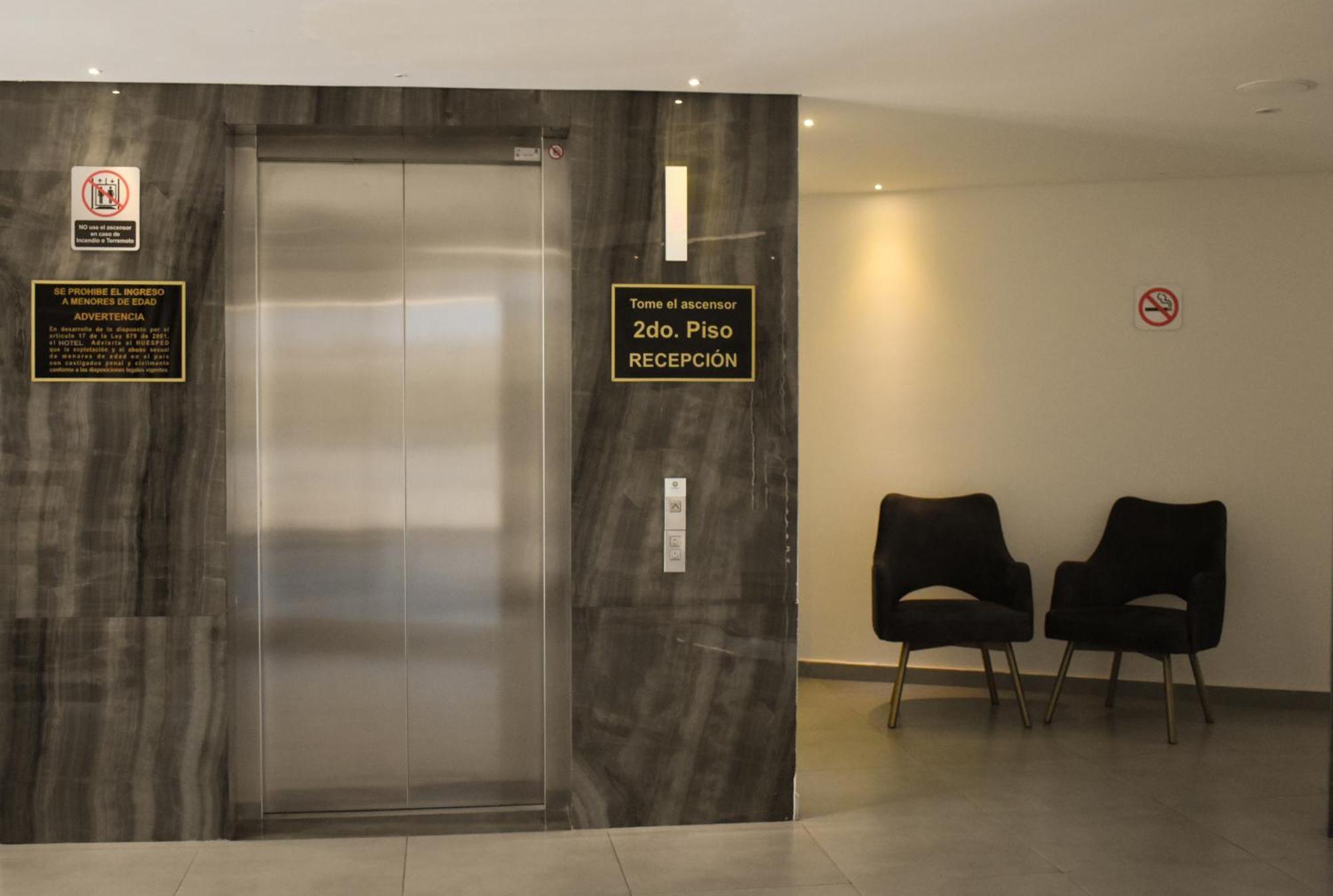 בארנקווילה Hotel Byhours Circunvalar - Adults Only מראה חיצוני תמונה