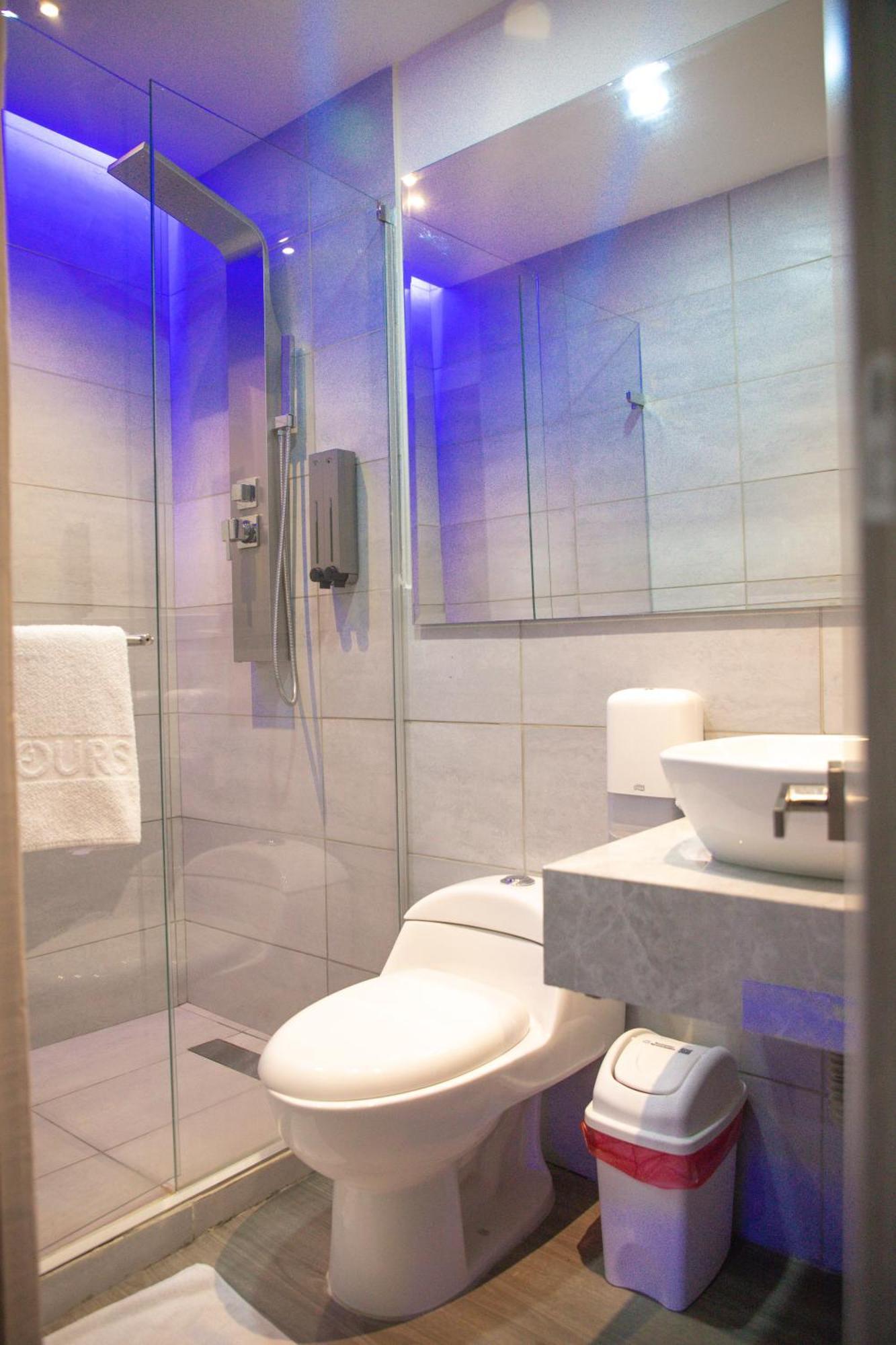 בארנקווילה Hotel Byhours Circunvalar - Adults Only מראה חיצוני תמונה
