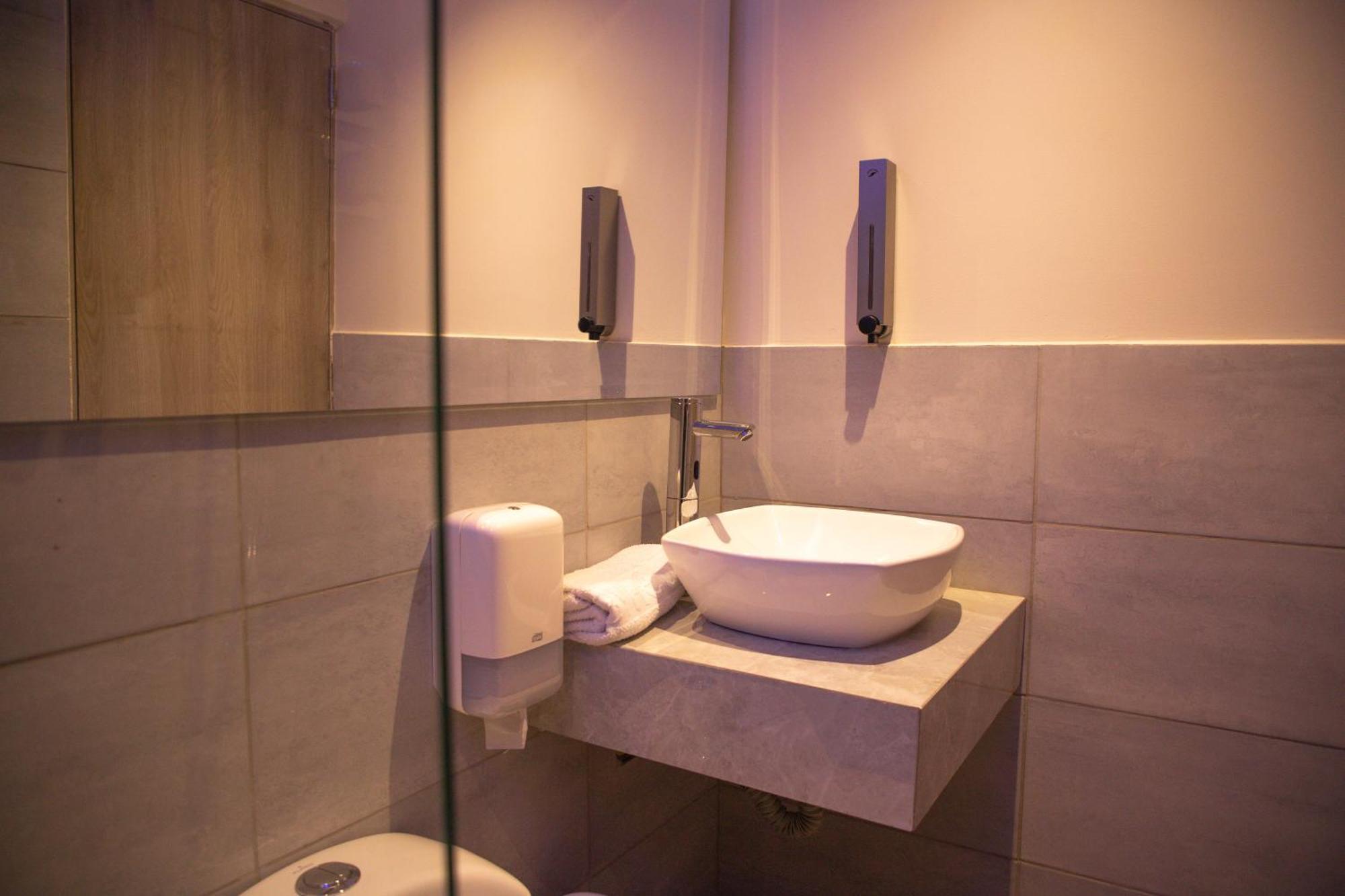 בארנקווילה Hotel Byhours Circunvalar - Adults Only מראה חיצוני תמונה